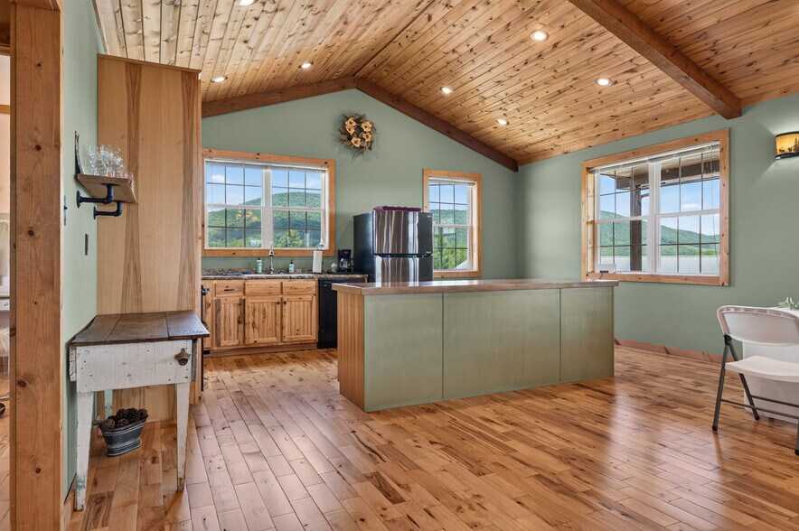 More Photos Of 639 Wagon Wheel Rd, Elk Creek Lodge Meeting Hall For Sale