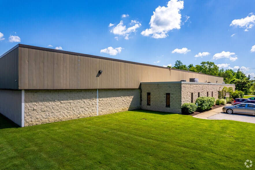 More Photos Of 1933 Highland Rd, Twinsburg Manufacturing For Sale