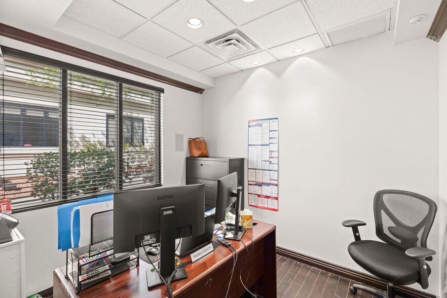 More Photos Of 7830 W Sahara Ave, Las Vegas Office For Sale