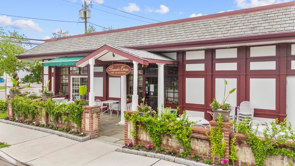 More Photos Of 186 Main St, Norwalk Restaurant For Sale