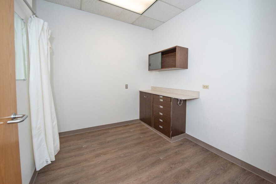More Photos Of 4361 Boniface Pky, Anchorage Healthcare For Sale
