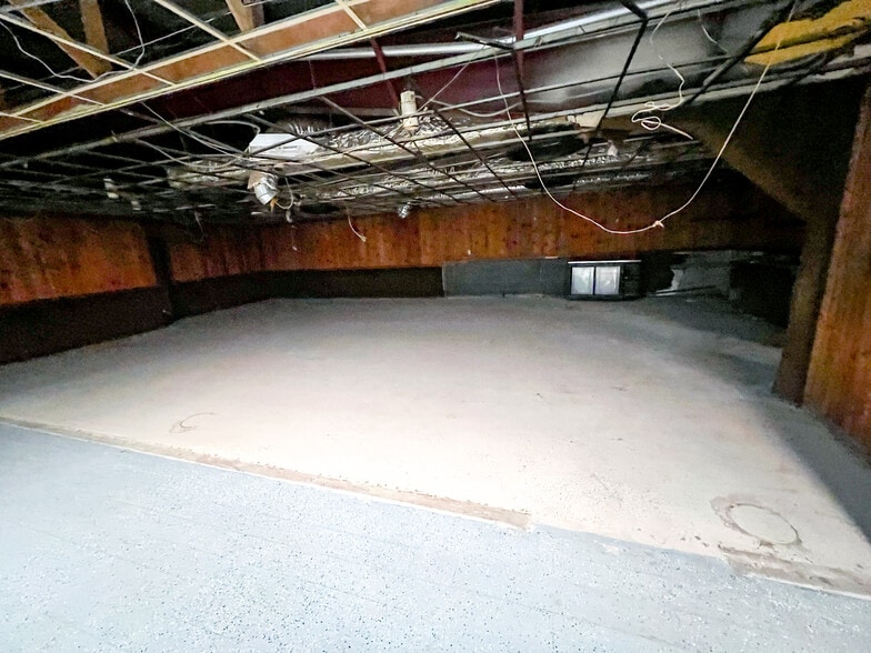 More Photos Of 3920 W Wall St, Midland Bowling Alley For Sale