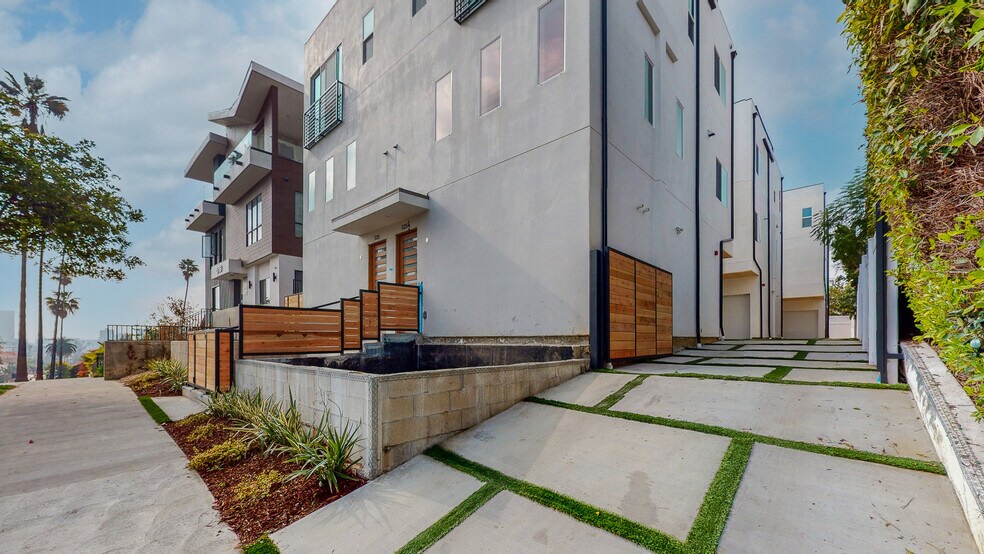 More Photos Of 525 N Normandie Ave, Los Angeles Apartments For Sale