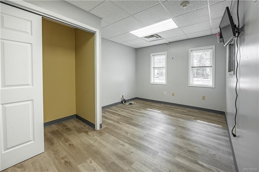 More Photos Of 6115 1st St, Newfane Office For Sale