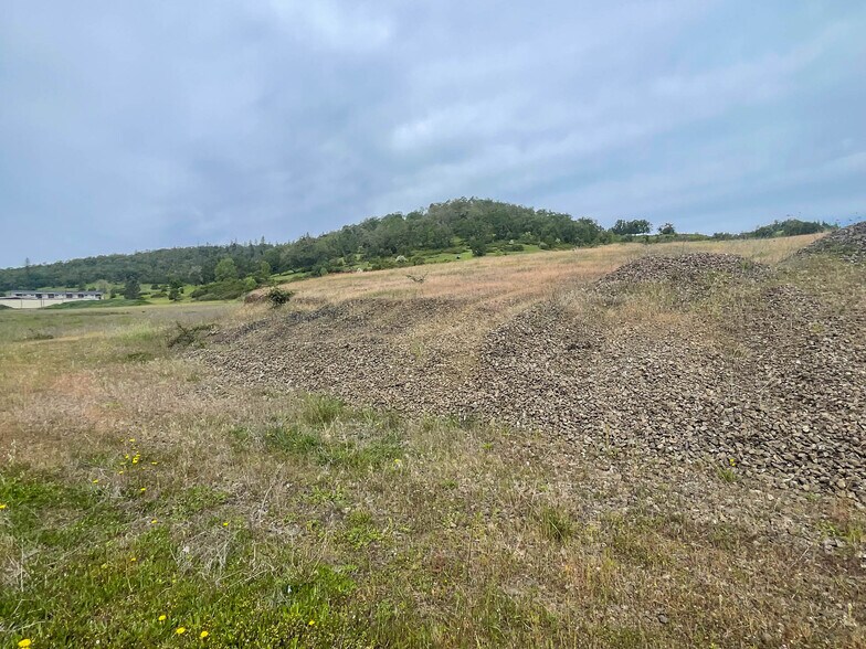 More Photos Of 0 North Umpqua Hwy Hwy, Roseburg Land For Sale