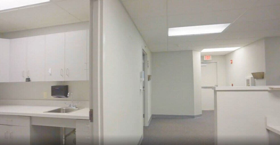 More Photos Of 608 35th Ave, Moline Medical For Sale