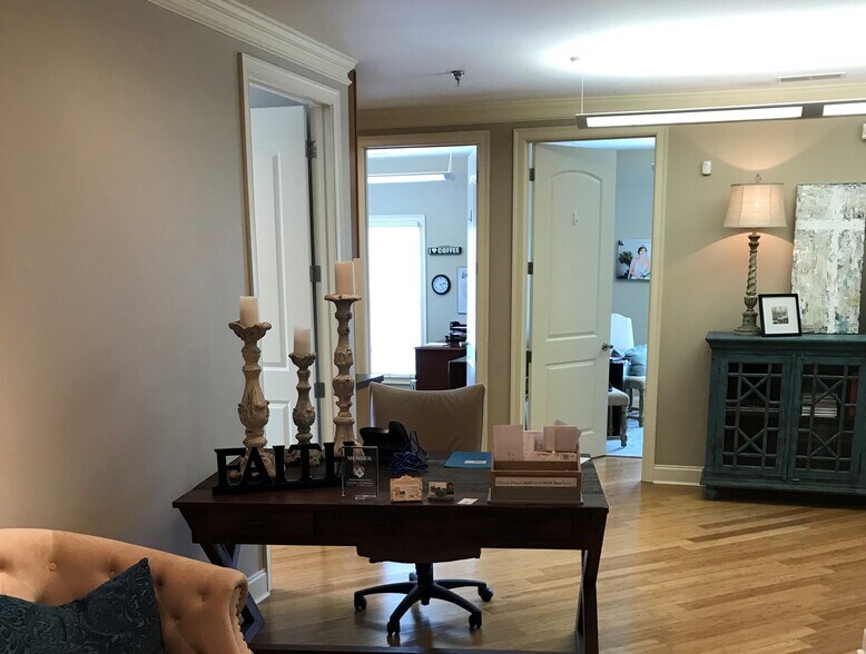 More Photos Of 9033 Garden Arbor Dr, Germantown Office For Sale
