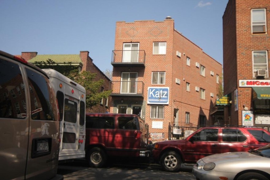 Primary Photo Of 4037 81st St, Elmhurst Apartments For Lease