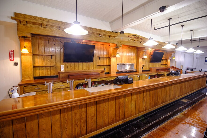 More Photos Of 8-10 E Hoosac St, Adams Restaurant For Lease
