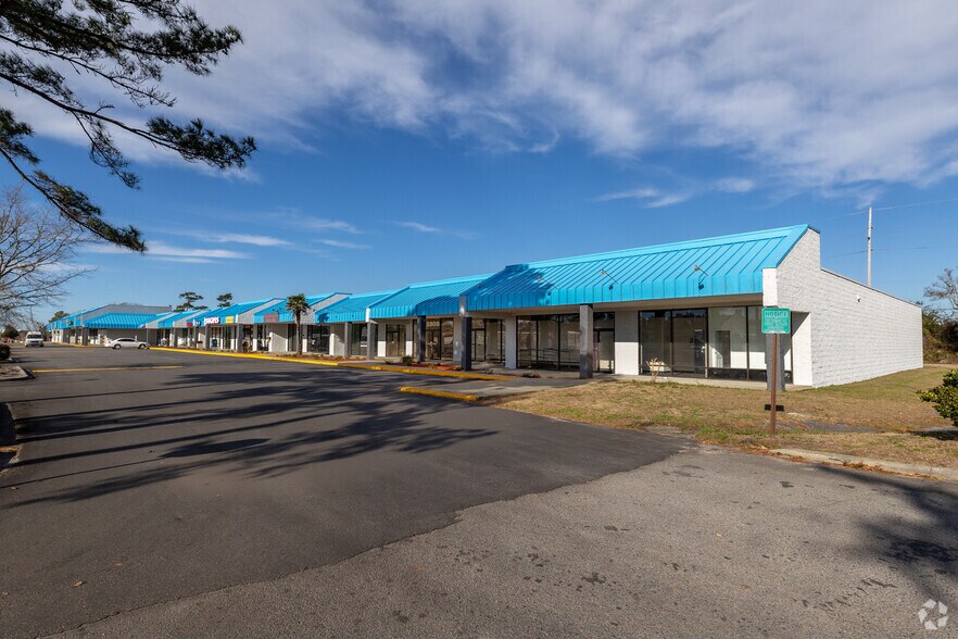 More Photos Of 3302-3338 Highway 17 S, North Myrtle Beach Storefront For Lease