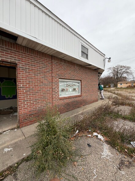 More Photos Of 3102 Martin Luther King Ave, Flint General Retail For Sale