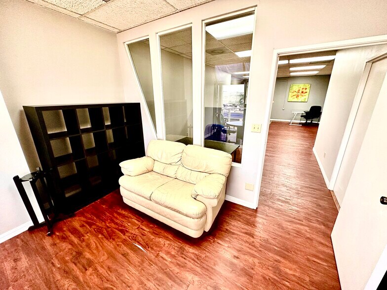 More Photos Of 2535 Kettner Blvd, San Diego Office Residential For Lease