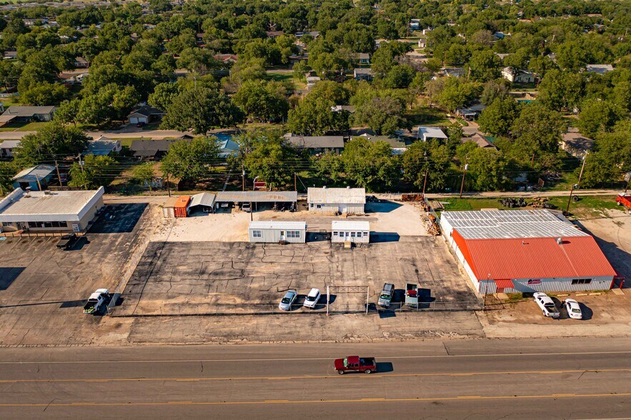 Primary Photo Of 1112 W Main St, Olney Office For Sale