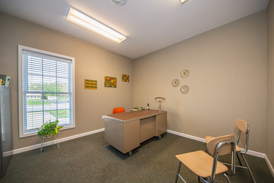 More Photos Of 2419 Broadway St, Mount Vernon Office For Sale