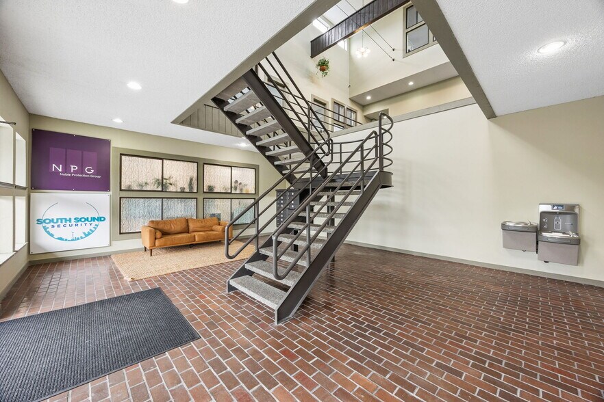 More Photos Of 22014 7th Ave S, Des Moines Medical For Sale