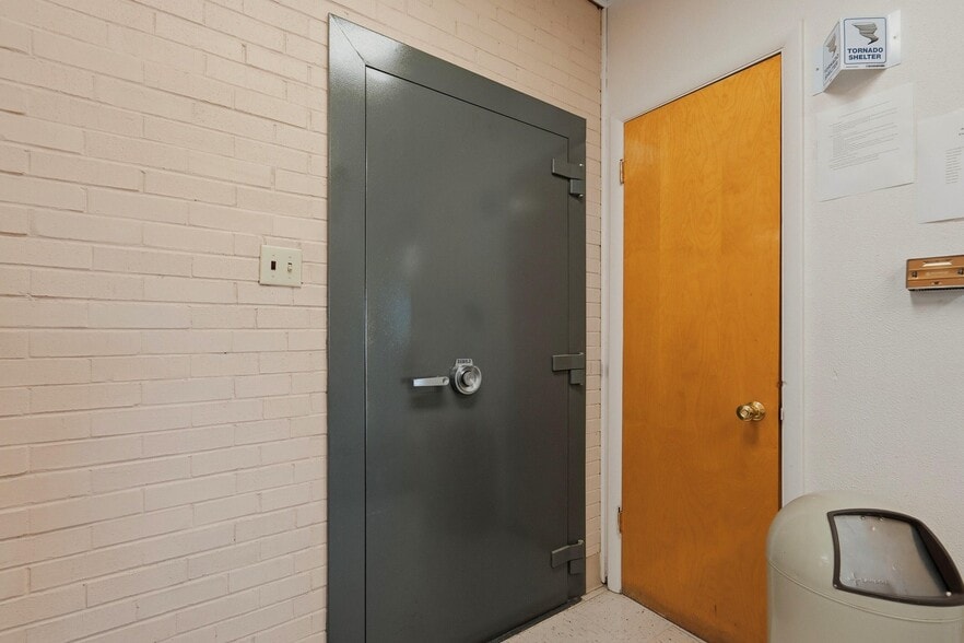 More Photos Of 1930 E Main St, Trinidad Office For Sale