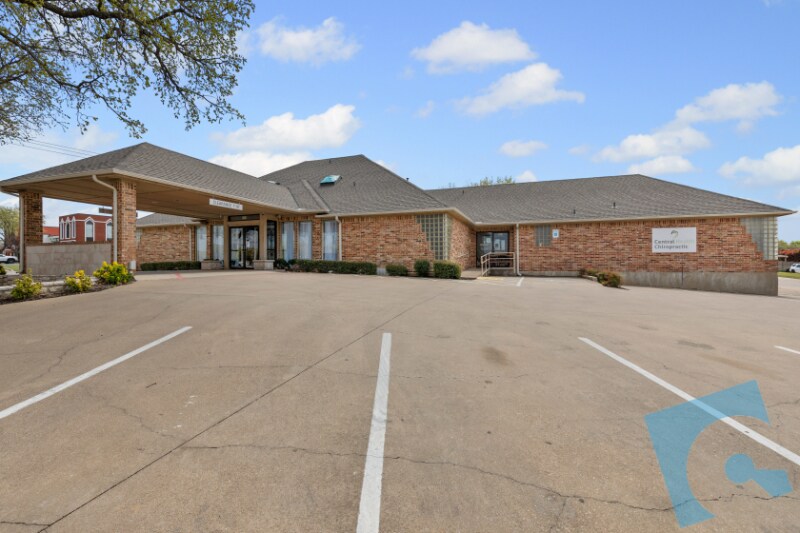 More Photos Of 501 W Harwood Rd, Hurst Medical For Lease