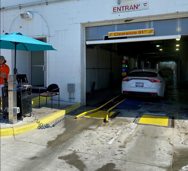 More Photos Of 1700 Ford Ln, Saint Charles Carwash For Sale