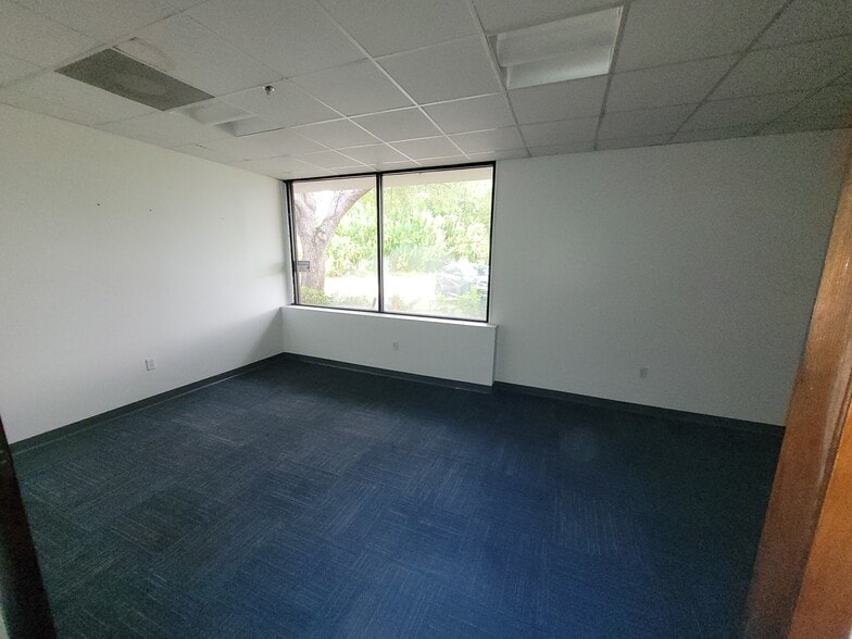 More Photos Of 5483 W Waters Ave, Tampa Office For Lease