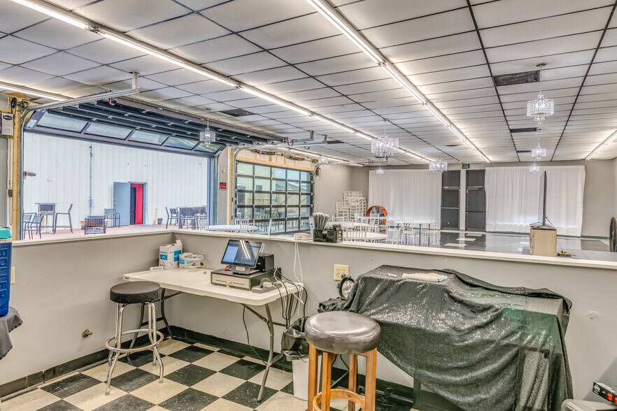 More Photos Of 3571/3585 McGehee Rd, Montgomery Restaurant For Sale