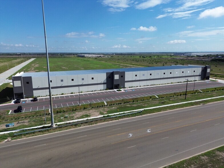 More Photos Of 890 E Military Hwy, Pharr Distribution For Sale
