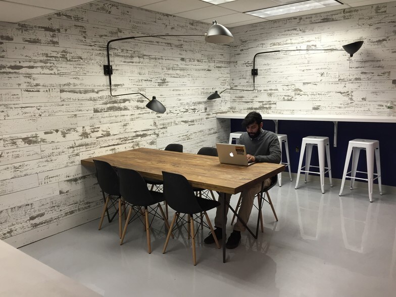 More Photos Of 14-16 Dekalb Ave, Brooklyn Loft Creative Space For Lease