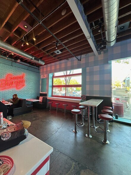 More Photos Of 3847 Main St, Culver City Storefront Retail Office For Lease