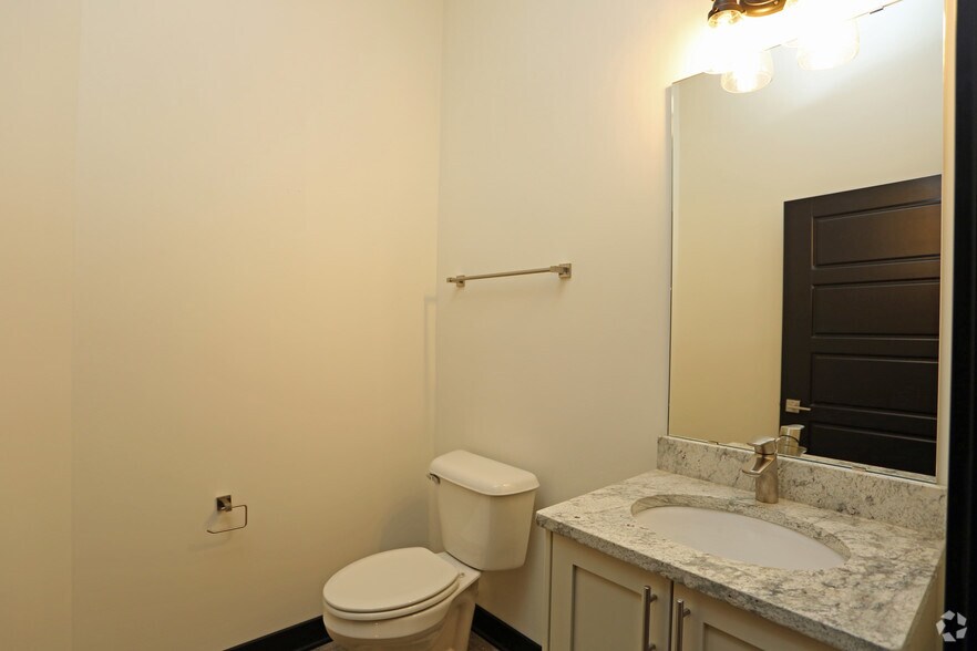 More Photos Of 226 N Water St, Milwaukee Apartments For Sale