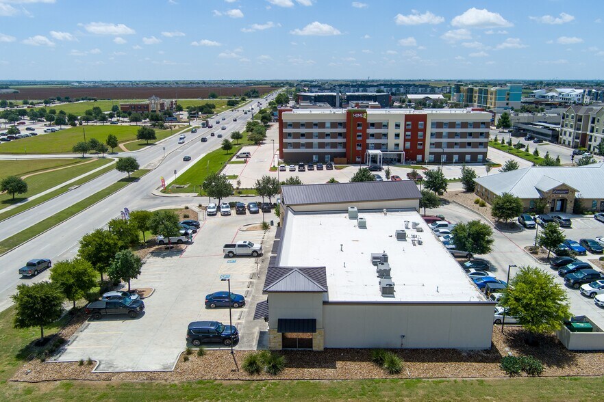 More Photos Of 2163 Stephens Pl, New Braunfels Storefront Retail Office For Sale