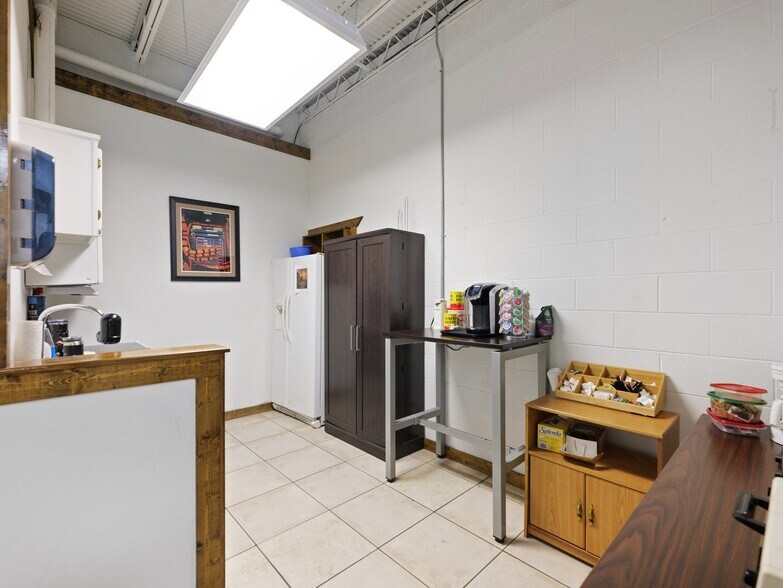 More Photos Of 2567 Athens Hwy, Gainesville Warehouse For Sale