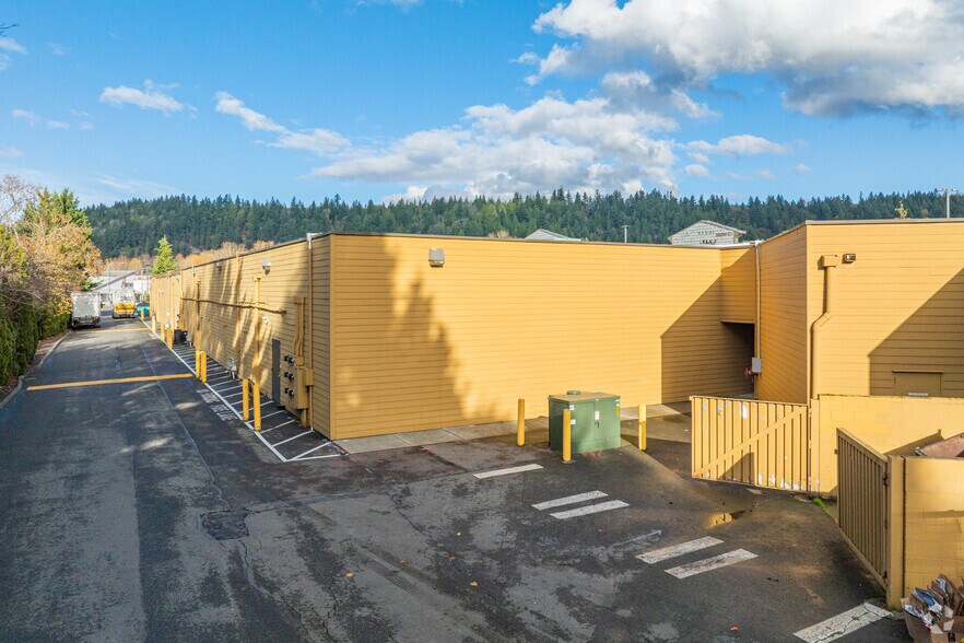 More Photos Of 215 Whitesell St NW, Orting Freestanding For Lease