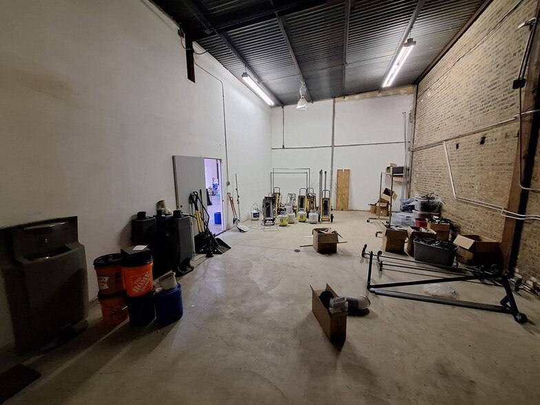 More Photos Of 310 N Leavitt St, Chicago Warehouse For Lease