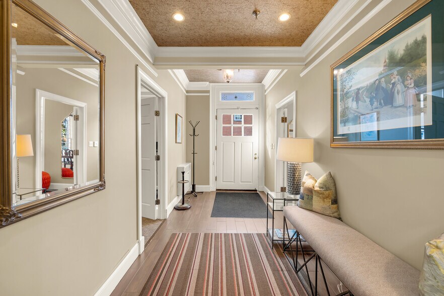 More Photos Of 228 S Washington St, Alexandria Loft Creative Space For Sale