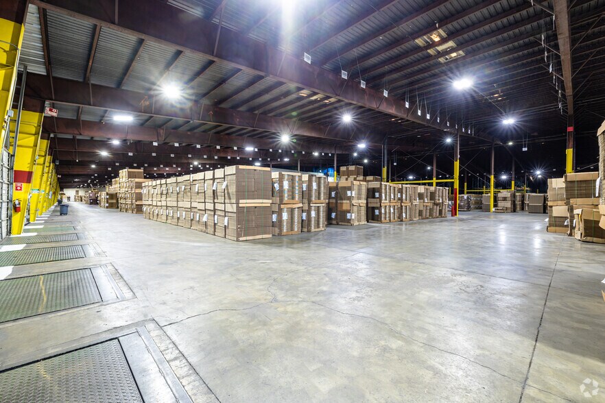 More Photos Of 4300 Church Rd, Centreville Truck Terminal For Lease