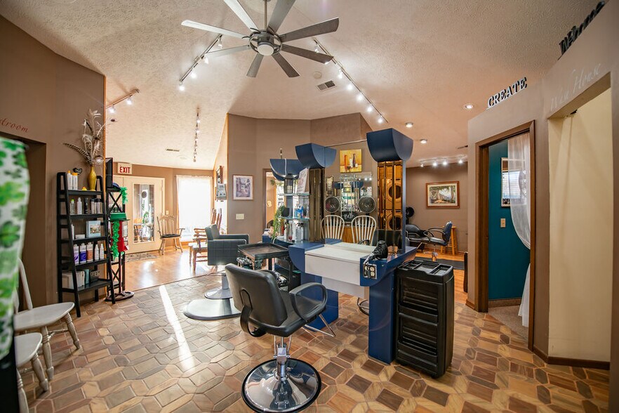 More Photos Of 411 W Canal St, Malvern General Retail For Sale