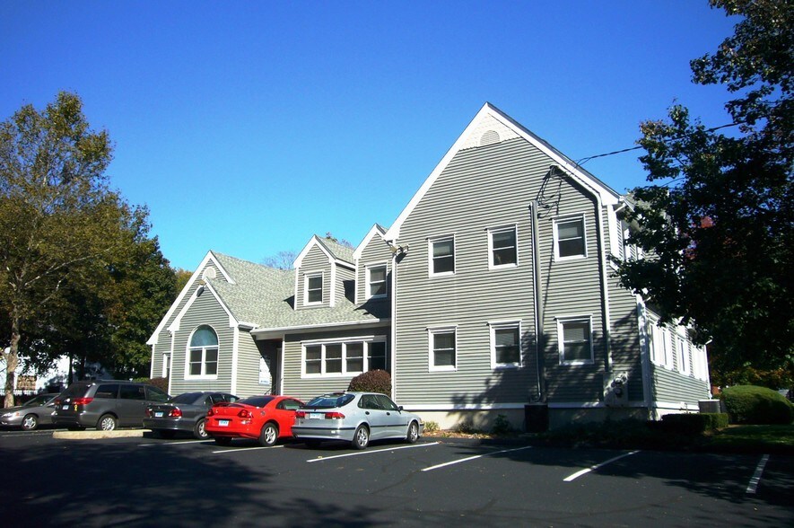 More Photos Of 961 Huntington Tpke, Bridgeport Medical For Sale