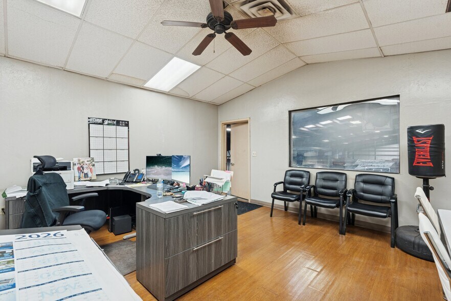 More Photos Of 2627 SW 22nd St, Oklahoma City Warehouse For Sale