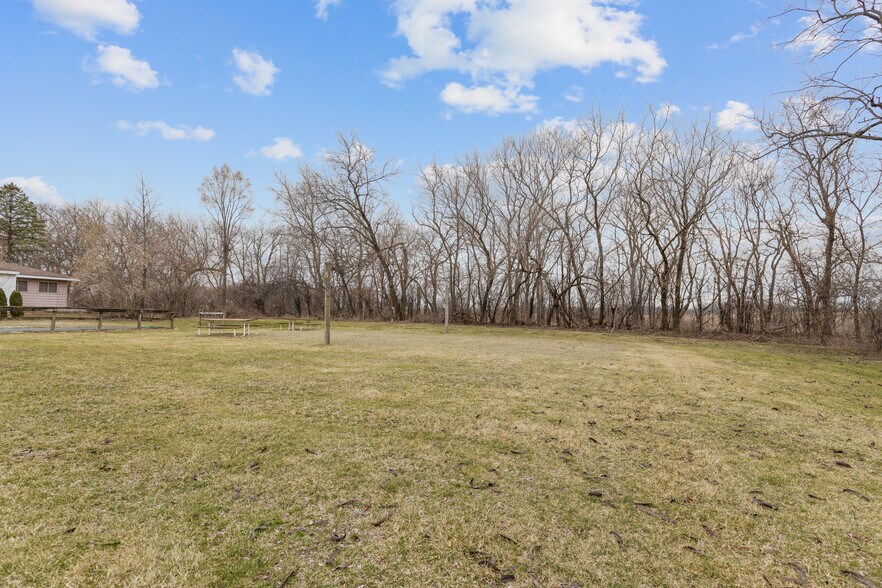 More Photos Of 8621 US Hwy 12, Richmond Bar For Sale