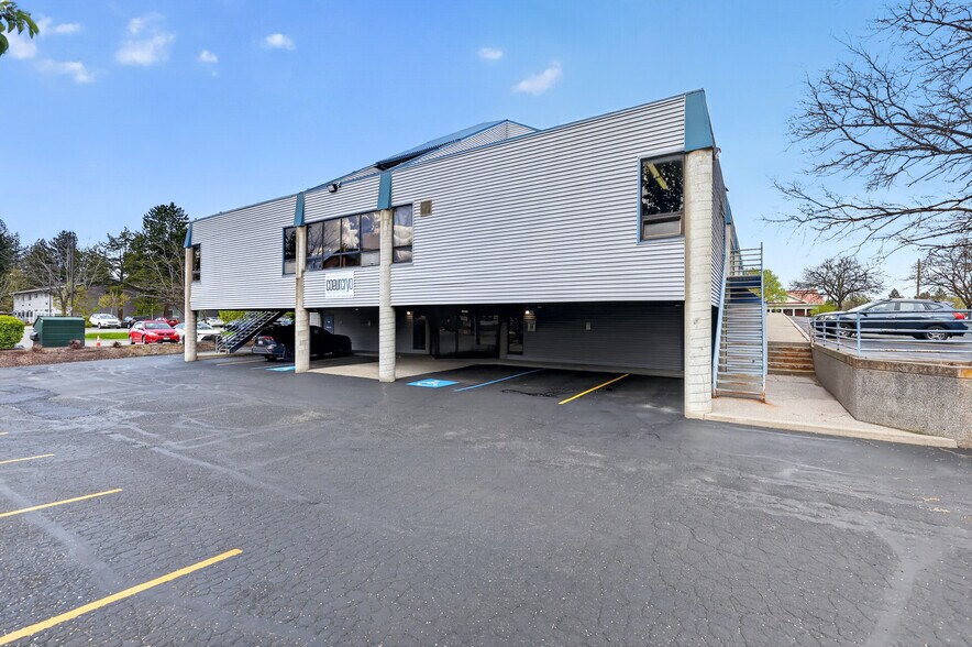 More Photos Of 950 W Ironwood Dr, Coeur d'Alene Medical For Sale