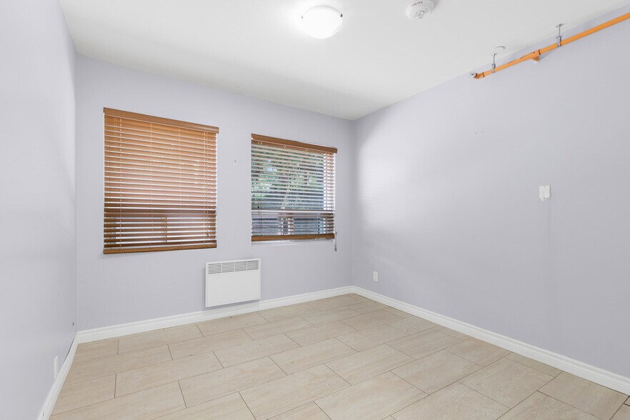 More Photos Of 21 Rue Messier, Mont-saint-hilaire Apartments For Sale