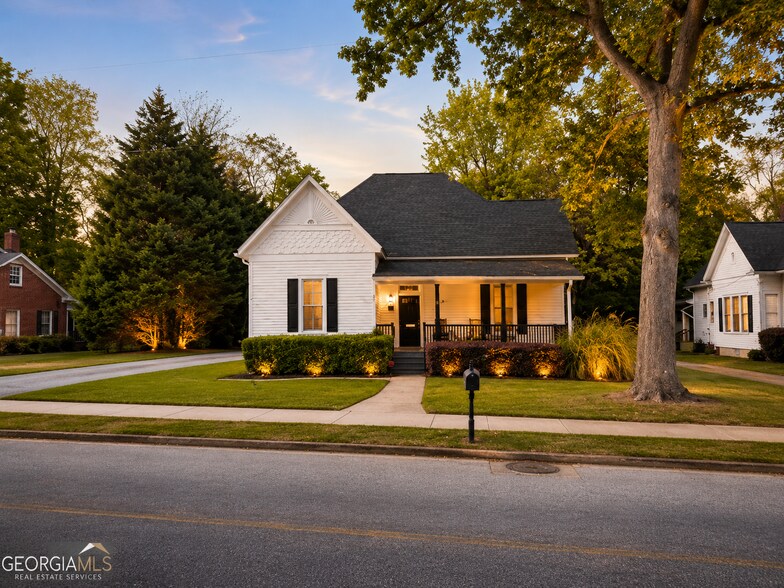 More Photos Of 80 Church St, Winder Office For Sale