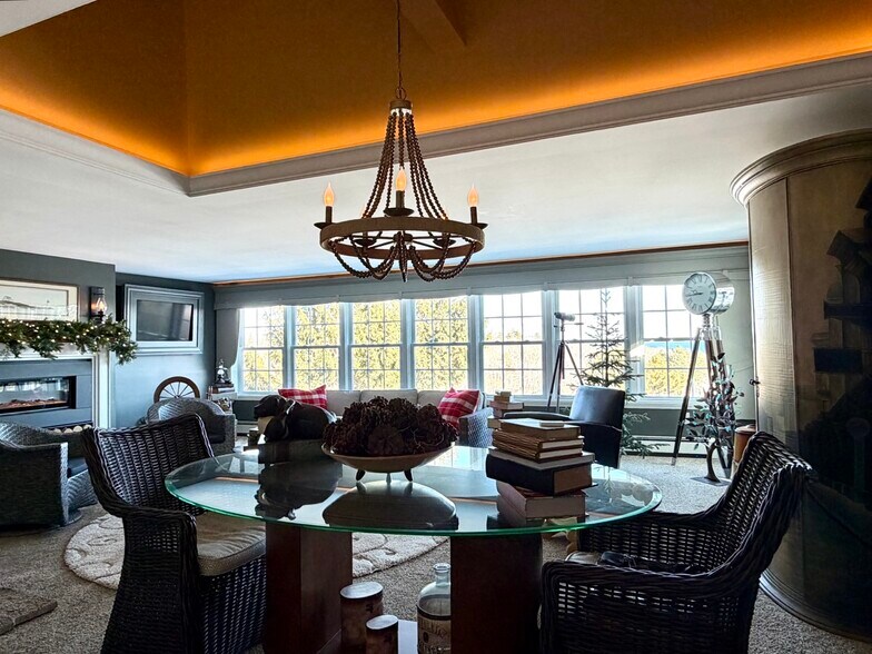 More Photos Of 886 Commercial St, Rockport Hotel For Sale