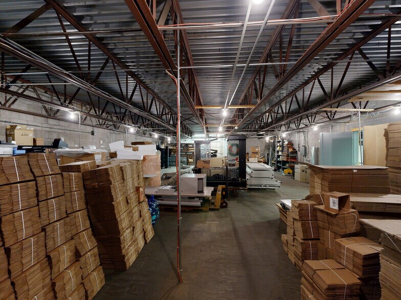 More Photos Of 2505 Avonia Rd, Fairview Warehouse For Lease