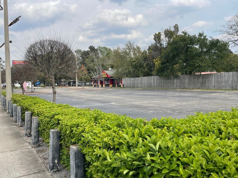 More Photos Of 1831 Cassat Ave, Jacksonville Auto Dealership For Sale