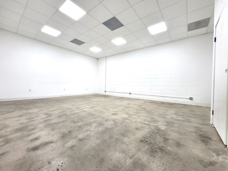 More Photos Of 757 E 14th Pl, Los Angeles Warehouse For Sale