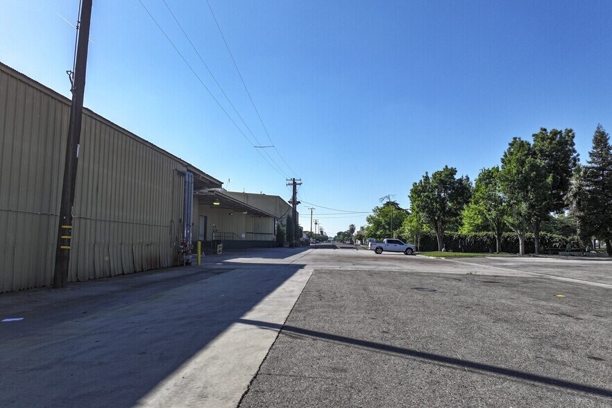 More Photos Of 301 G St, Exeter Landfill For Sale