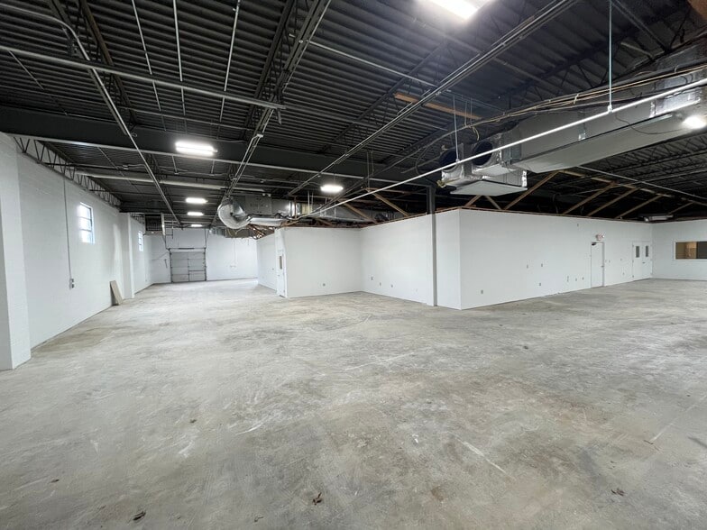 More Photos Of 398-426 Industrial Dr, North Wales Unknown For Lease