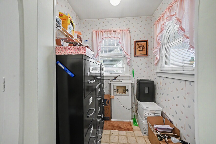 More Photos Of 743 1/2 Harding Way W, Galion Office Residential For Sale
