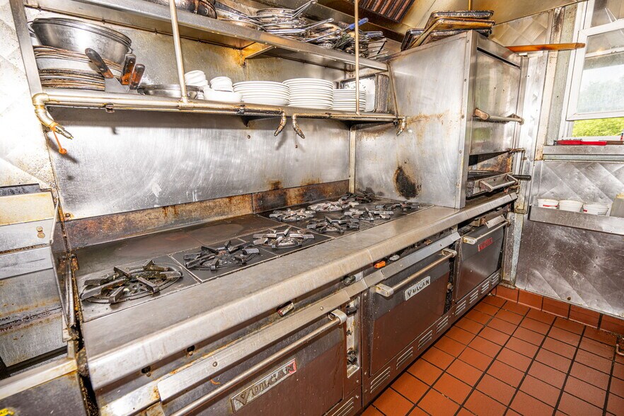 More Photos Of 3365 Abbott Rd, Orchard Park General Retail For Sale