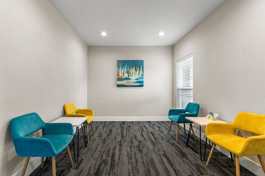 More Photos Of 2720 NW 6th St, Gainesville Medical For Lease